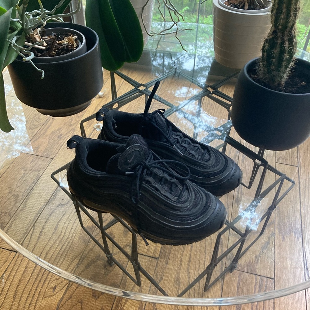 Nike air max 97 triple black sneakers women’s 7
